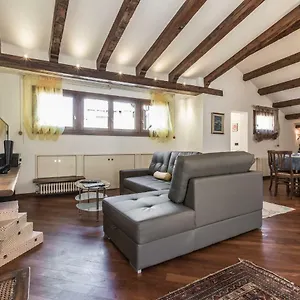 ca-lauretta.hotelinveneto.com/